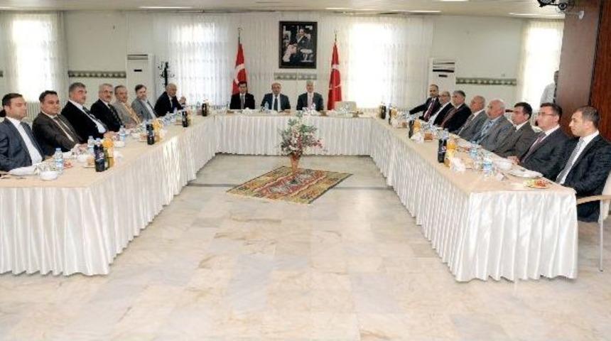 İl Emniyet M&uuml;d&uuml;r&uuml; Demirtaş&rsquo;a Veda Yemeği