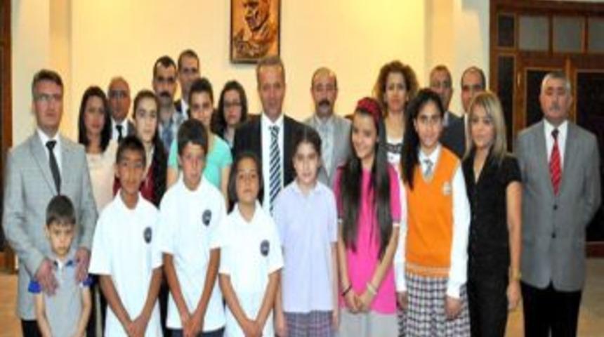 Dereceye Giren &Ouml;ğrenciler &Ouml;d&uuml;llendirildi