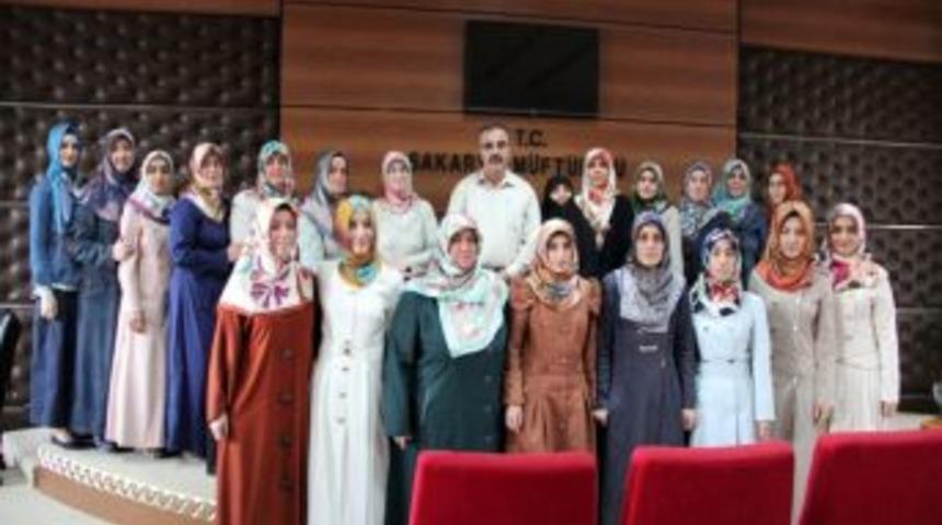 M&uuml;ft&uuml;l&uuml;k Kadın &Ouml;ğreticilere Tashih-i Huruf Kursu Verdi