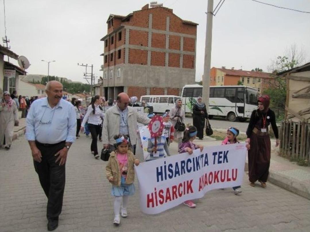 Hisarcık&rsquo;ta Okul &Ouml;ncesi Şenlik Y&uuml;r&uuml;y&uuml;ş&uuml;