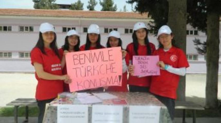 Acıpayam Anadolu &Ouml;ğretmen Lisesi T&uuml;rk&ccedil;eye Sahip &Ccedil;ıkıyor