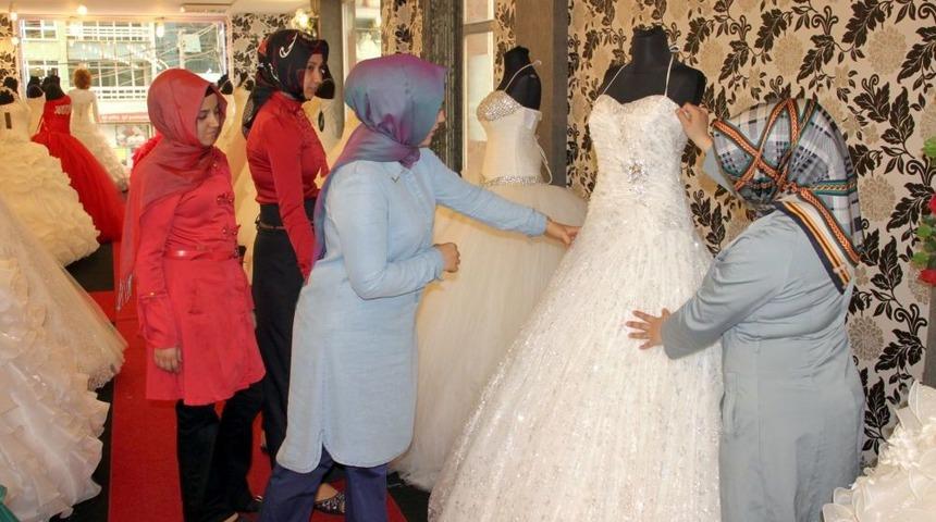 Gelinliklerde Daha &Ccedil;ok Kiralama Modeline Gidiliyor