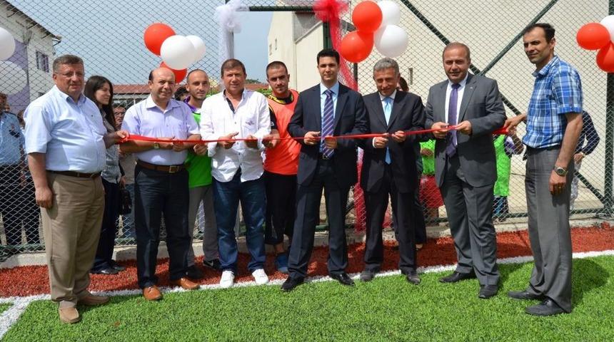 Tanju &Ccedil;olak, Ordu Cezaevi'nde Halı Sahanın A&ccedil;ılışını Yaptı