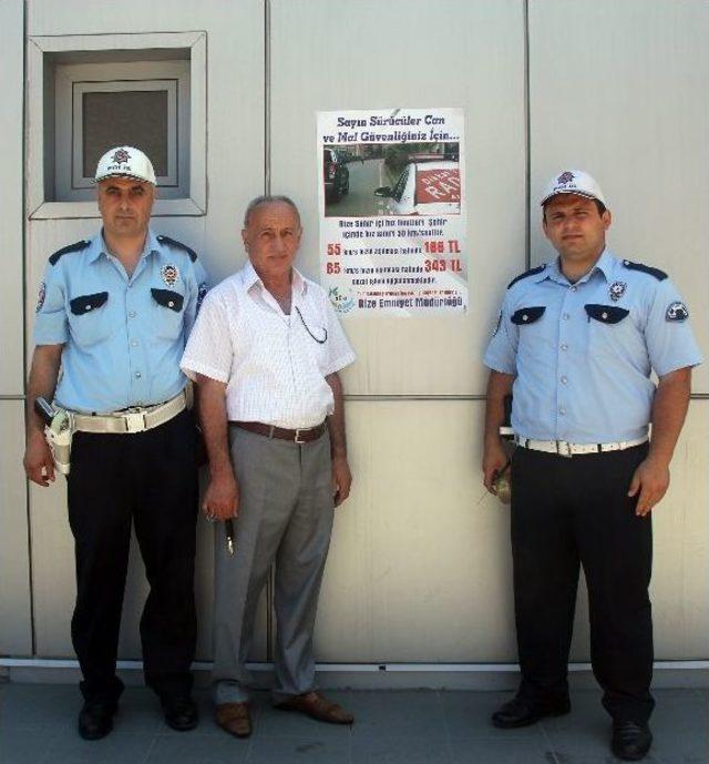 Rize Emniyeti S&uuml;r&uuml;c&uuml;leri Afişlerle Uyarıyor 2