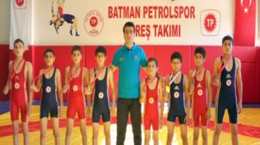 Batman Petrolspor G&uuml;reş Takımı Madalya Toplamaya Devam Ediyor