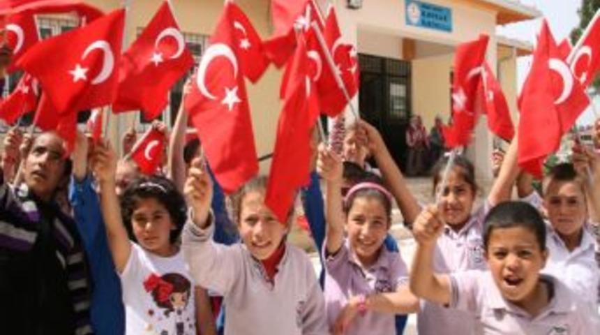 K&ouml;y Okulunda Festival Havasında 'şiir Dinletisi' Programı