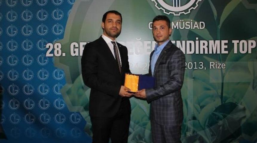 D&uuml;zce Gen&ccedil; M&uuml;siad &Ouml;d&uuml;le Doymuyor