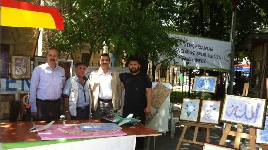 &Ouml;ğrencilerin &ldquo;ebru&rdquo; &Ccedil;alışmaları Sergilendi