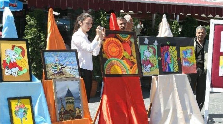 Paletteki Renkler Karma Sergisi B&uuml;y&uuml;k İlgi G&ouml;rd&uuml;