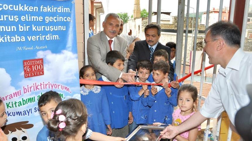 Eğirdir'de Kitap Fuarı A&ccedil;ıldı