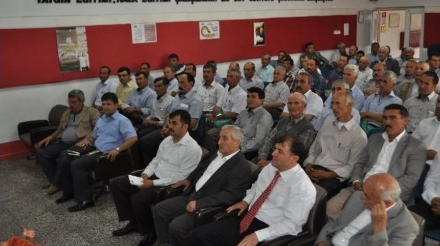 Demirci K&ouml;ylere Hizmet G&ouml;t&uuml;rme Birliği Enc&uuml;men Se&ccedil;imi Yapıldı