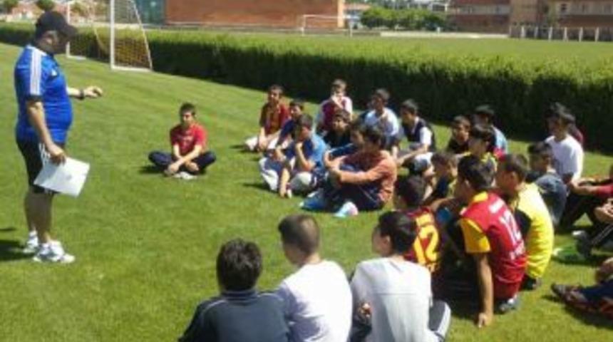 Gen&ccedil;lerin B&uuml;y&uuml;k Takım Hayalini Polis Ger&ccedil;ekleştiriyor