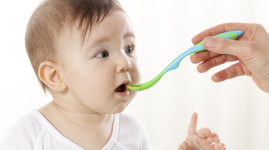 Bebeklerde ek gıda dönemi ne zaman başlar?