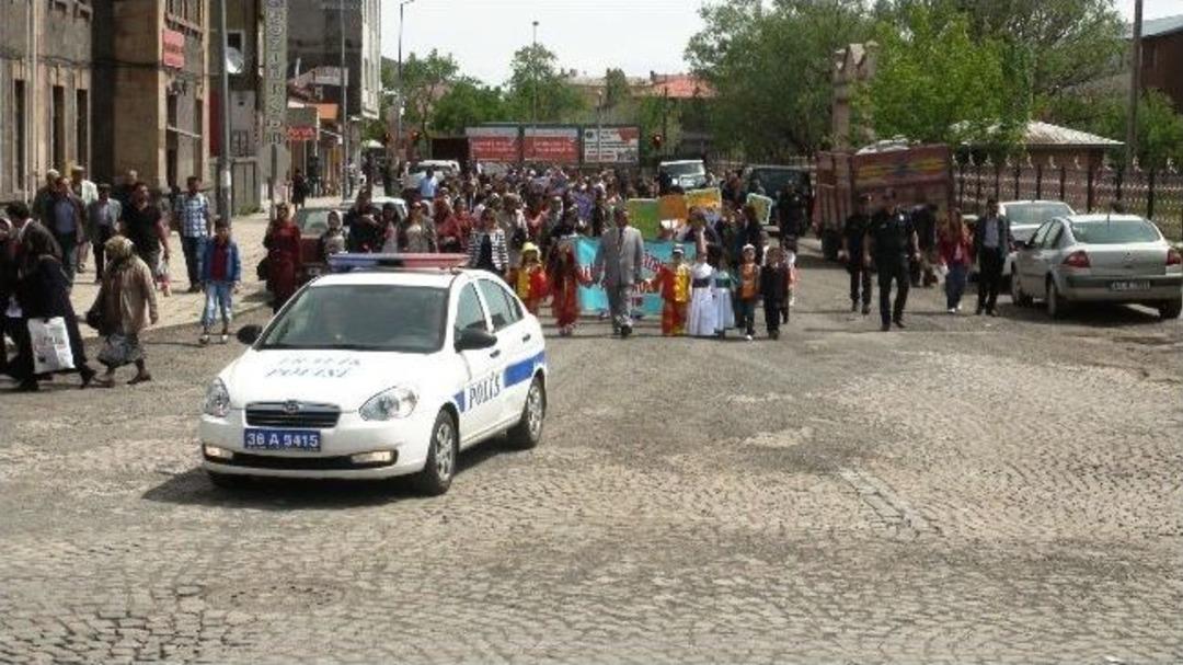 Kars&rsquo;ta Okul &Ouml;ncesi &Ccedil;ocuk Şenliği Festivali D&uuml;zenlendi