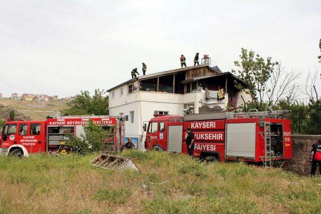 Çakmakla Oyun Yangın Getirdi