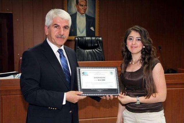Girişimcilik Eğitimlerini Tamamlayan 30 Kursiyer Sertifikalarını Aldı 1