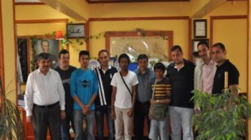Madagaskar&rsquo;lı &Ouml;ğrencilerden Başkan Koca&rsquo;ya Ziyaret