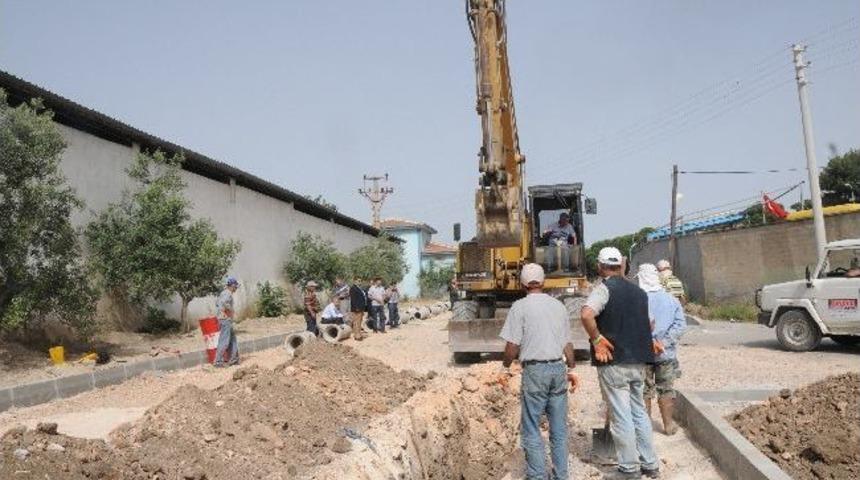 Manisa'da Ahmet Bedevi Mahallesi&rsquo;ne Yağmur Drenaj Hattı Yapılıyor
