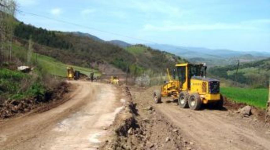 Balıkesir'de Bu Yaz 200 Kilometre K&ouml;y Yolu Yapılacak