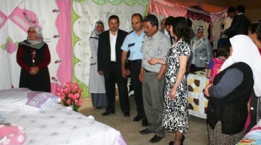 Tefenni Halk Eğitimi Merkezi Karma El Sanatları Sergisi A&ccedil;ıldı