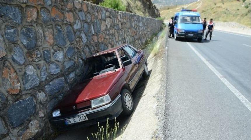 Su Kanalına D&uuml;şen Ara&ccedil; 50 Metre S&uuml;r&uuml;klendi