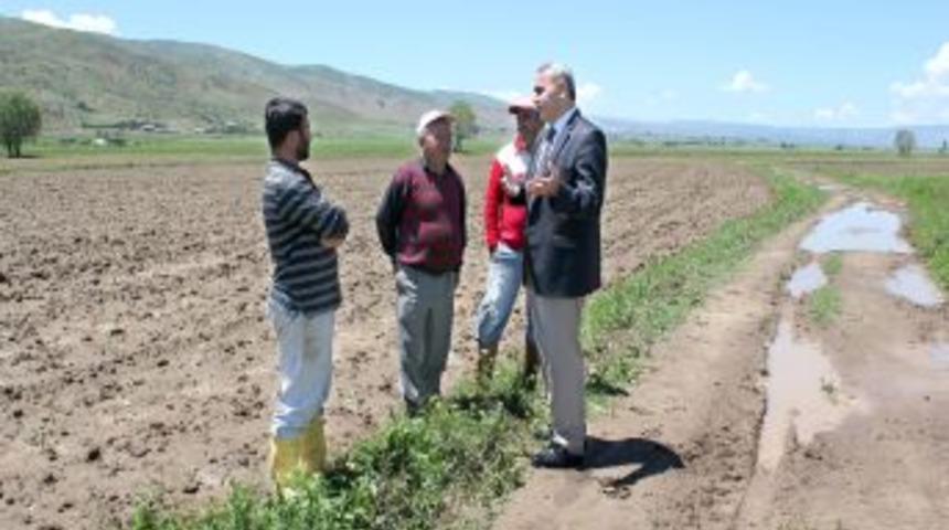 Kılı&ccedil;oğlu, Dolu Yağışından Zarar G&ouml;ren Arazileri Inceledi