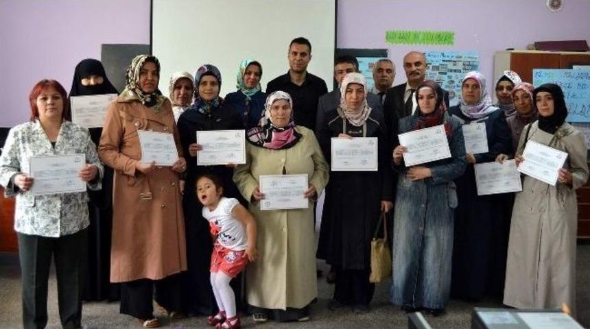 Aile Eğitim Semineri Sona Erdi