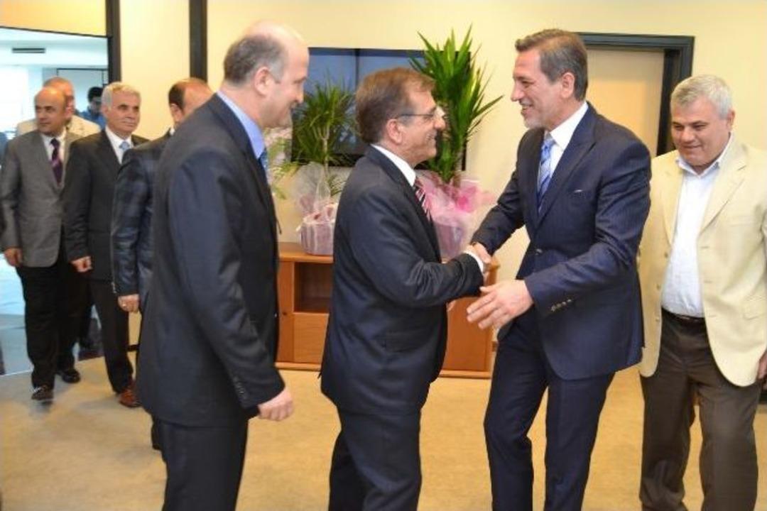 "insanlarının &Ccedil;oğunun Asgari &Uuml;cretle Ge&ccedil;indiği Bir Şehir Mutlu Olamaz"