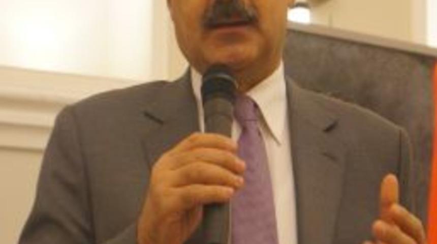 Bakan &Ccedil;elik: En &Ouml;nemli Hizmetimiz Siyaset Kurumuna Verdiğimiz G&uuml;ven Ortamıdır