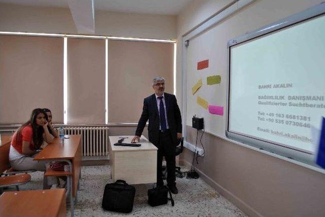 B&uuml; Shmy de "bağımlılıkla M&uuml;cadele Ve Gen&ccedil;lik" Semineri D&uuml;zenlendi 1