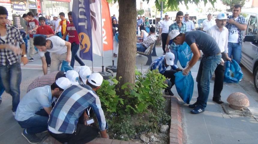 Batman'da Davul Zurna Eşliğinde &Ccedil;&ouml;p Toplandı