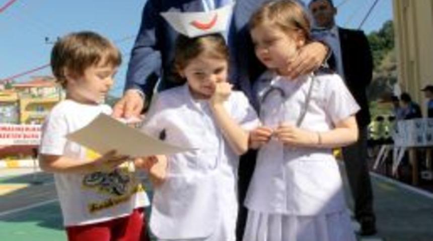 6 Yaş Altı 116 &Ouml;ğrenci Ehliyetlerini Aldı