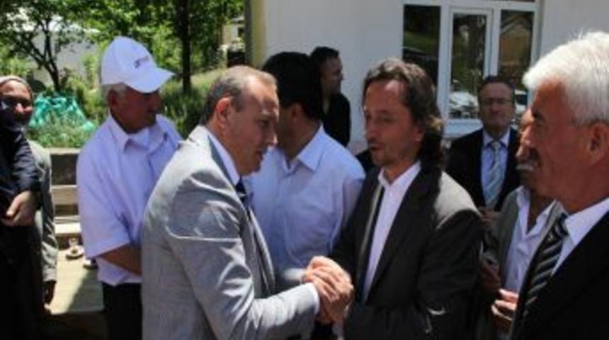 Vali Kızılcık'tan, Gazeteci Karag&uuml;l&rsquo;e Taziye Ziyareti