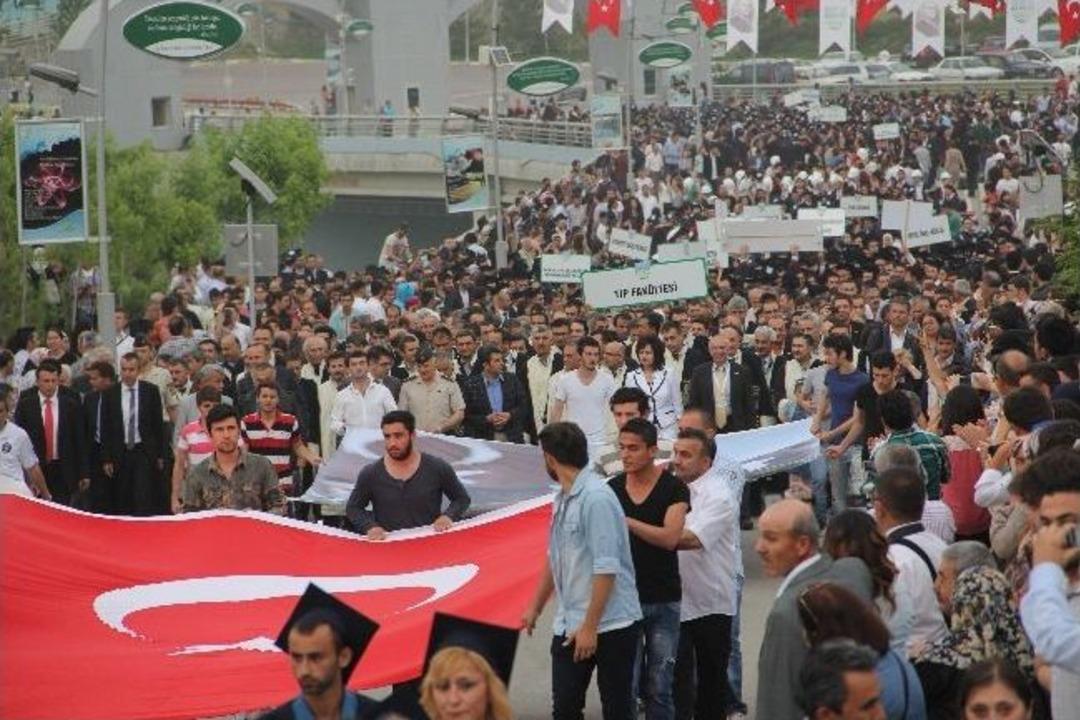 Kb&uuml;&rsquo;de Mezuniyet Coşkusu