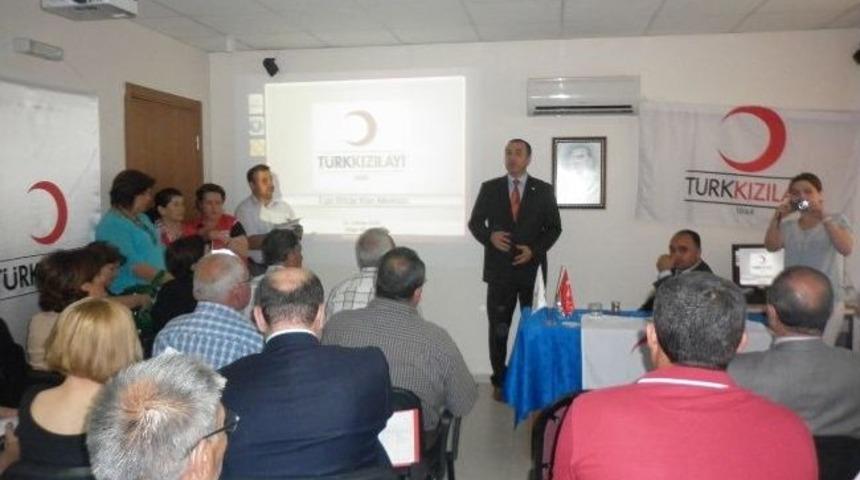 Kızılay, Urla&rsquo;da G&uuml;venli Kan Dağılımı Konulu Semineri&rlm; Verdi
