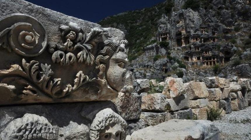 Urlalı Fotoğraf&ccedil;ılar &Ccedil;evre Gezilerini S&uuml;rd&uuml;r&uuml;yor