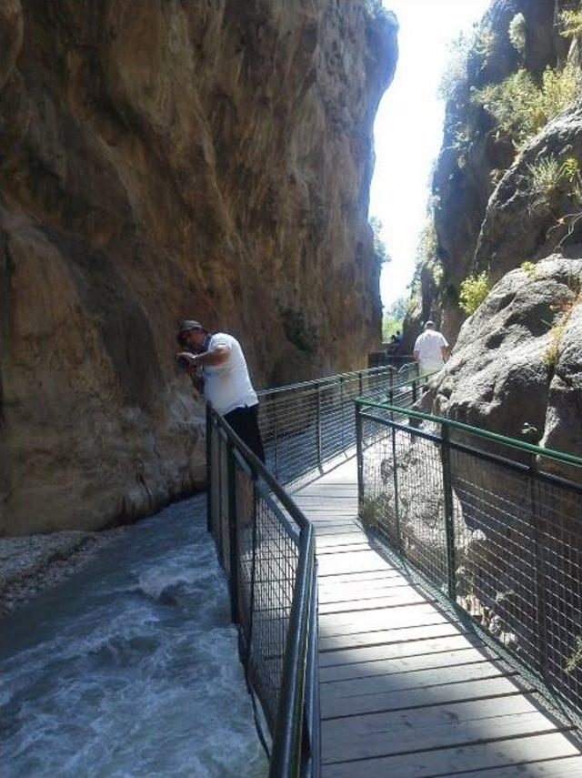 Urlalı Fotoğraf&ccedil;ılar &Ccedil;evre Gezilerini S&uuml;rd&uuml;r&uuml;yor 2