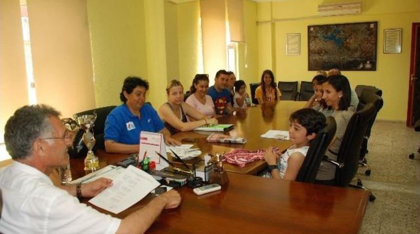 Alleben Y&uuml;zme Havuzu Su Sporları Şenlikleri Yapıldı