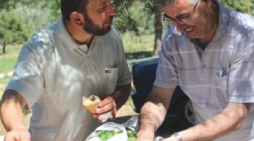 Karam&uuml;rsel Alp &Ccedil;EK&Uuml;D, piknikte buluştu