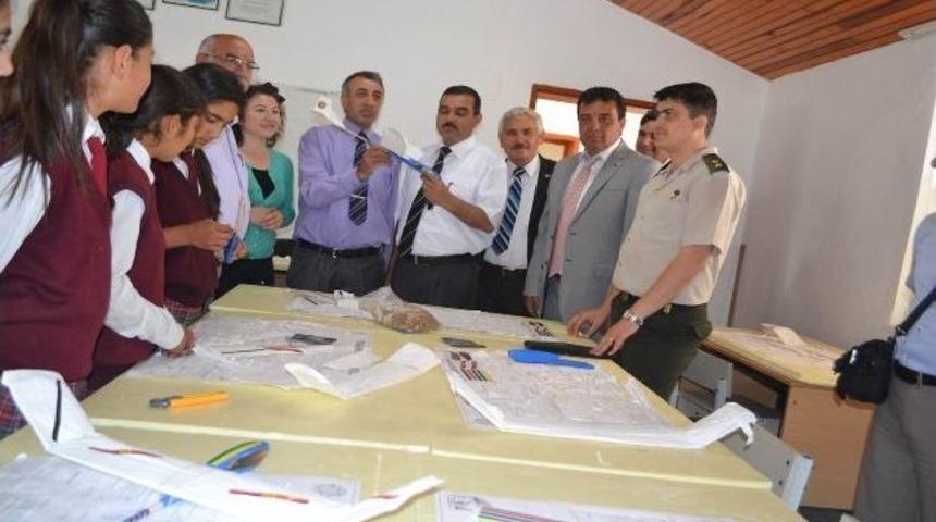 &Ouml;ğrencilerden Resim Sergisi