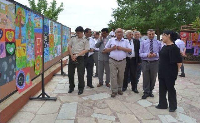 &Ouml;ğrencilerden Resim Sergisi 1