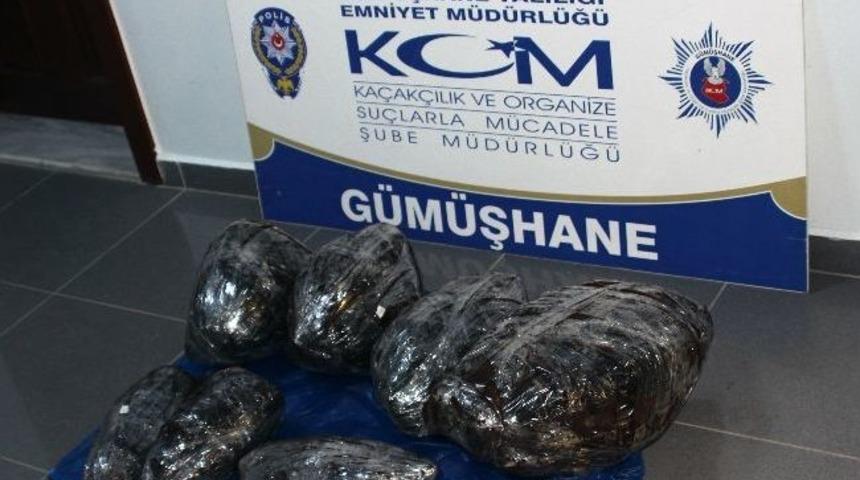 G&uuml;m&uuml;şhane'de Yolcu Otob&uuml;s&uuml;nde 10 Kilo Esrar Yakalandı