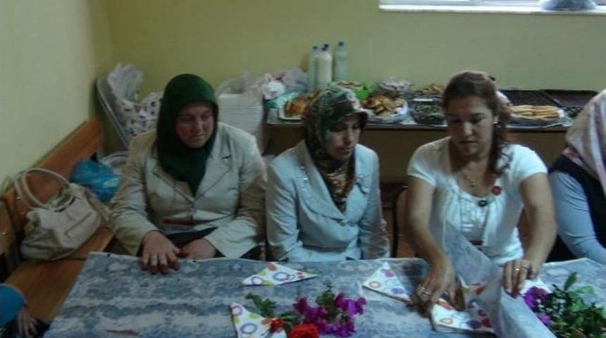 İmam Hatip Ortaokulu Velileri Aile Eğitimi Kursunu Tamamladı