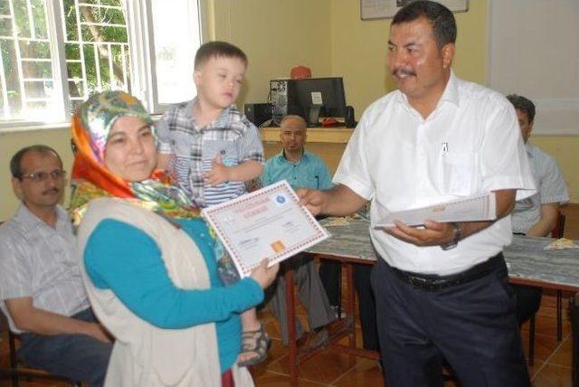 İmam Hatip Ortaokulu Velileri Aile Eğitimi Kursunu Tamamladı