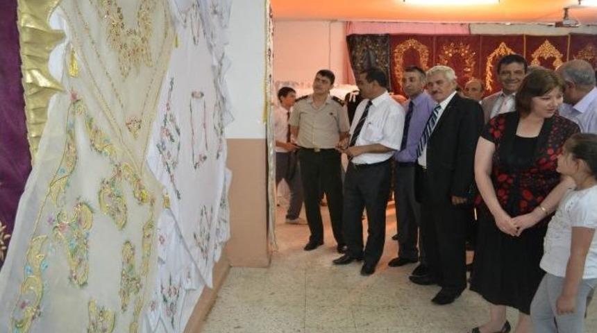 Sandal'da Yılsonu Sergisi A&ccedil;ıldı