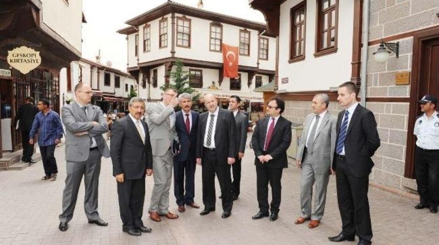 Karadağ Başbakan Yardımcısının Hamam&ouml;n&uuml;&rsquo;n&uuml; Ziyareti