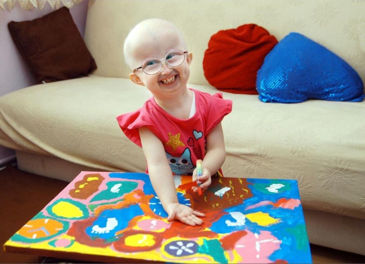 &Uuml;nver ailesi 5 yaşındaki kızlarına derman arıyor