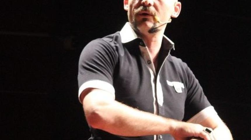 D&uuml;'de Atalay Demirci'ye Protesto