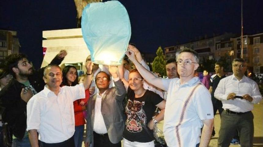 &Ouml;ğrencilerden G&ouml;ky&uuml;z&uuml;ne 100 Dilek Feneri