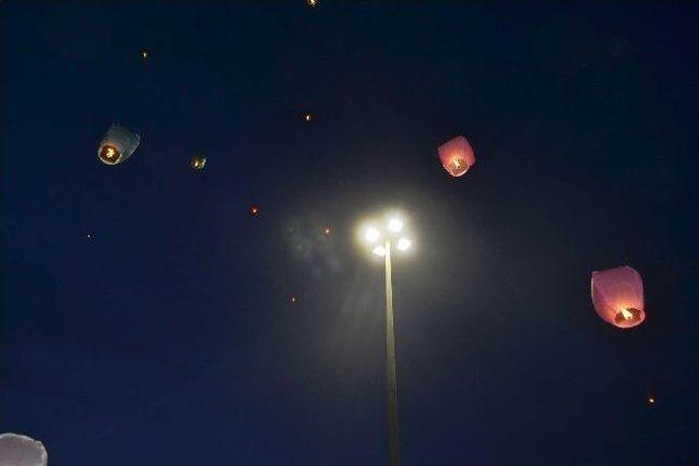 Öğrencilerden Gökyüzüne 100 Dilek Feneri 1